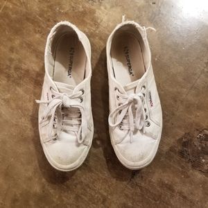 White sneaker tennis shoes